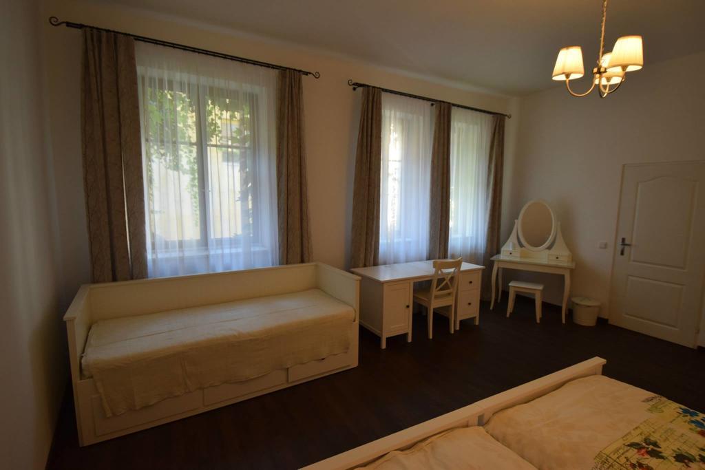 Hnízdo Snů Hotel Hradec Králové Quarto foto